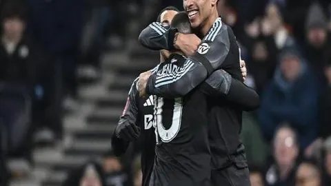 “快船激战森林狼，NBA常规赛烽火燃情对决！”